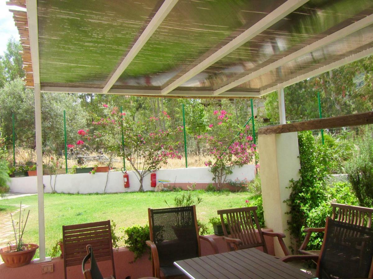 B&B Su Tostainu Teulada Esterno foto