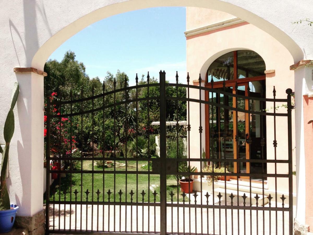 B&B Su Tostainu Teulada Esterno foto